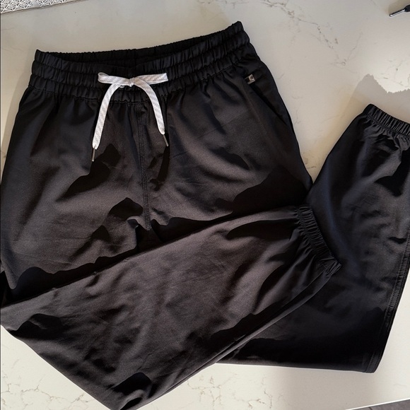 Vuori Weekend Jogger Pants -Black - Picture 1 of 9